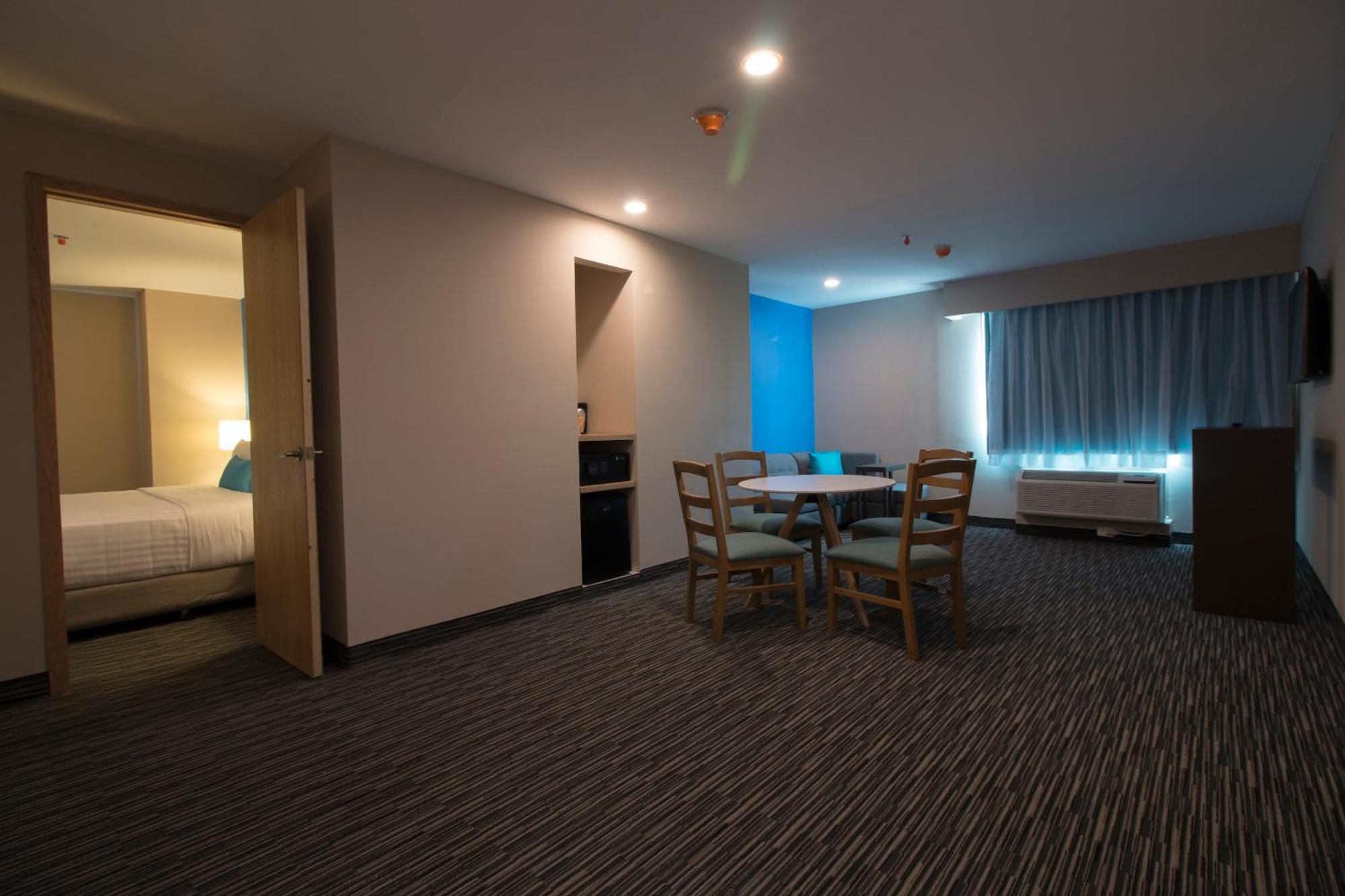 Chn Hotel Monterrey Aeropuerto, Trademark By Wyndham Apodaca Bagian luar foto
